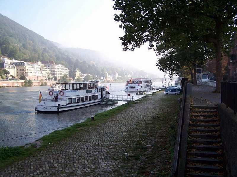 Datei:Heidelberg-Schiffsanlegestelle Stadthalle-01.jpg