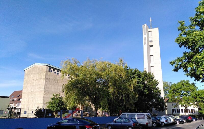 Datei:Christ-König-Kirche Landau 4.jpg