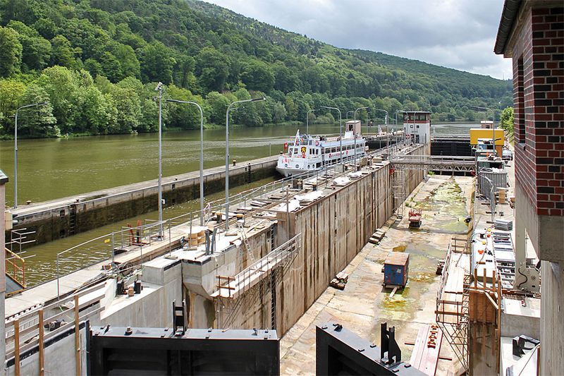 Datei:Neckar-Schleusenanlage Neckargemünd-06.jpg