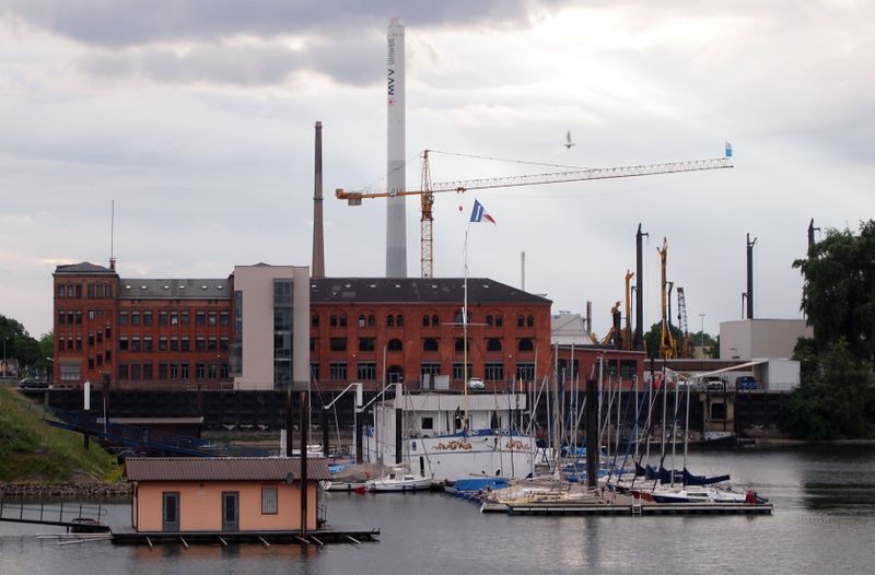 Datei:Altrheinhafen SW.jpg