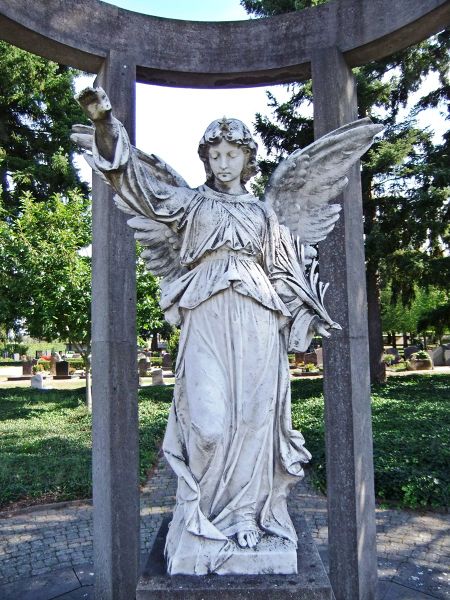 Datei:Friedensengel Neulußheim 2.JPG