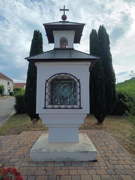 Datei:Bildhäuschen am Daschberg Birkweiler.jpeg