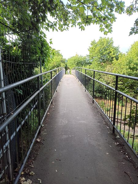 Datei:Merowingerstraße Landau Brücke.jpeg