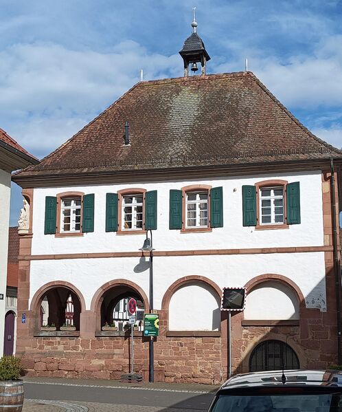 Datei:Rathaus Venningen 2.jpeg
