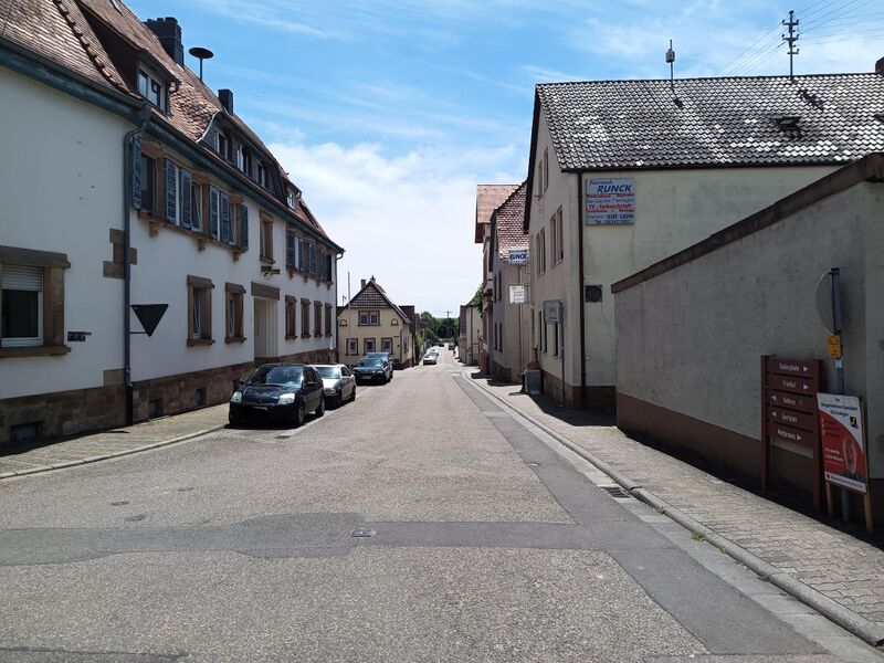 Datei:Schulstraße Essingen.jpeg