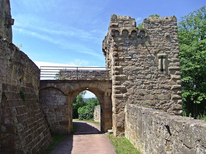 Datei:Wehrturm Burg Steinsberg 05.JPG