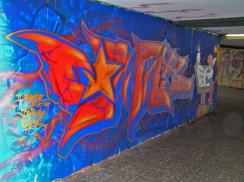 Datei:Wiesloch-Schillerpark-Graffiti-15.jpg