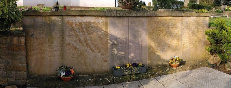 Datei:Gefallenendenkmal WK 2 Wollmesheim.jpg