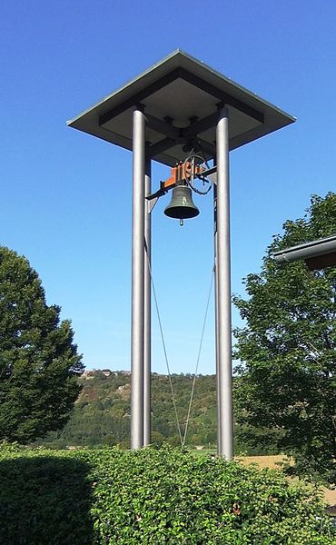 Datei:Glockenturm Friedhof Obrigheim Baden.JPG