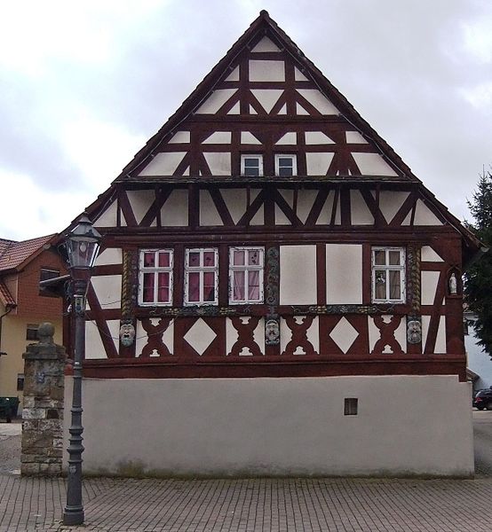 Datei:Fachwerk Schlossstraße Rotenberg.JPG