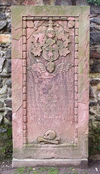 Datei:Historischer Grabstein Hemsbach 4.JPG