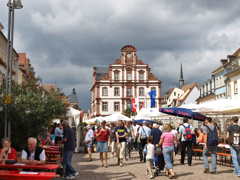 Datei:Speyer2008-Kaisertafel-05.jpg