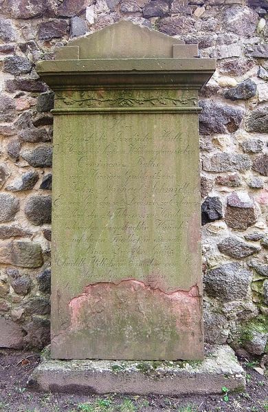 Datei:Historischer Grabstein Hemsbach 1.JPG