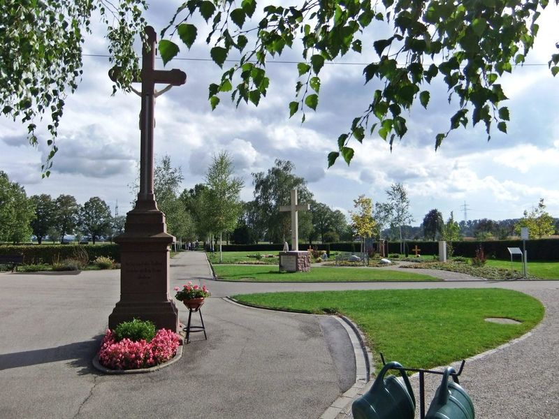 Datei:Friedhof Reilingen.JPG