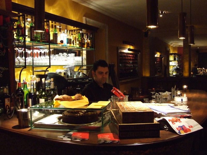 Datei:Cafe im juli 1.1280x960.jpg