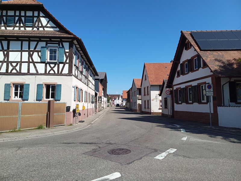 Datei:Hauptstraße Hayna 5.jpeg