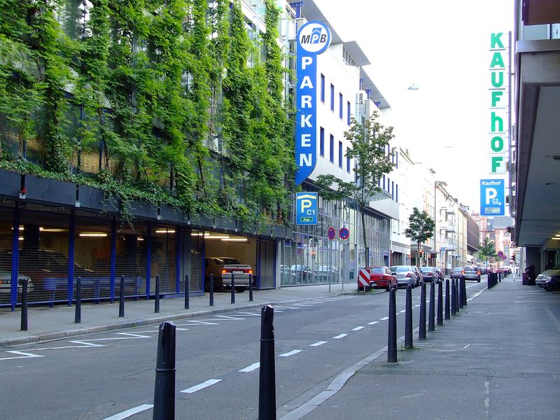 Datei:Mannheim C1C2 Parkhaeuser 1.jpg