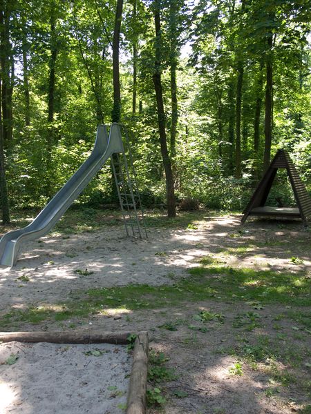 Datei:Spielplatz Sternallee Schwetzingen-3.jpg