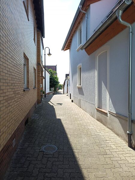 Datei:Schlossgartenweg Herxheim 1.jpeg