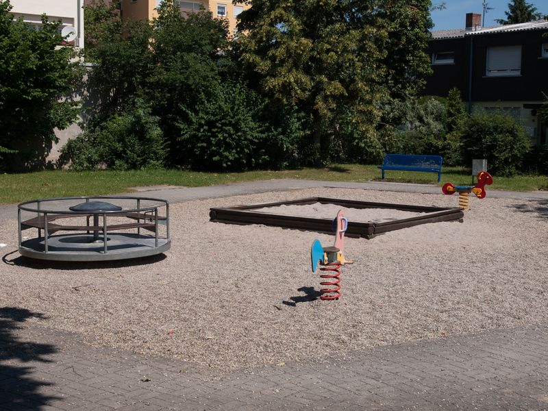 Datei:Spielplatz Grenzhöfer Straße Schwetzingen-2.jpg