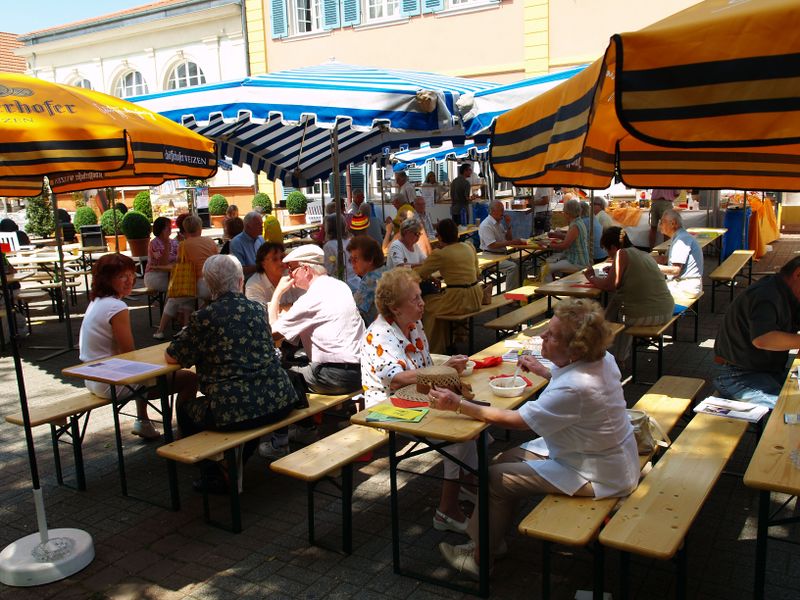 Datei:Schwetzingen Seniorenmesse 2006-9.jpg