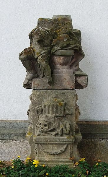 Datei:Grabstein St Mauritius Rülzheim 03.JPG