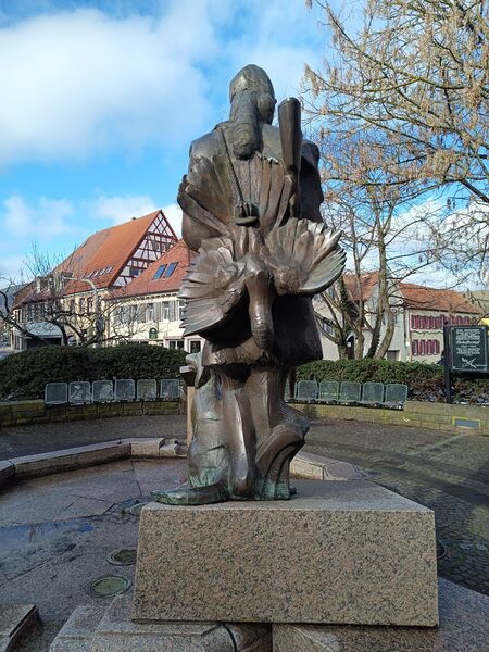 Datei:Lederstrumpfbrunnen Edenkoben 6.jpeg