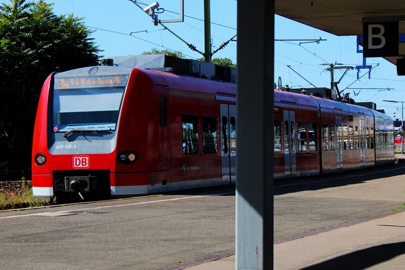 Datei:BR425 425 120-3 SRN (2).jpg