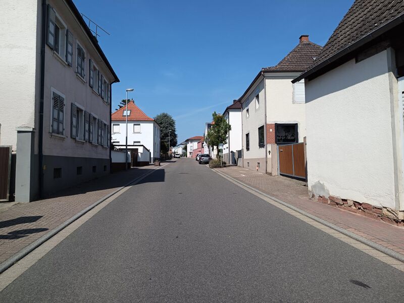 Datei:Eisenbahnstraße Herxheim 2.jpeg