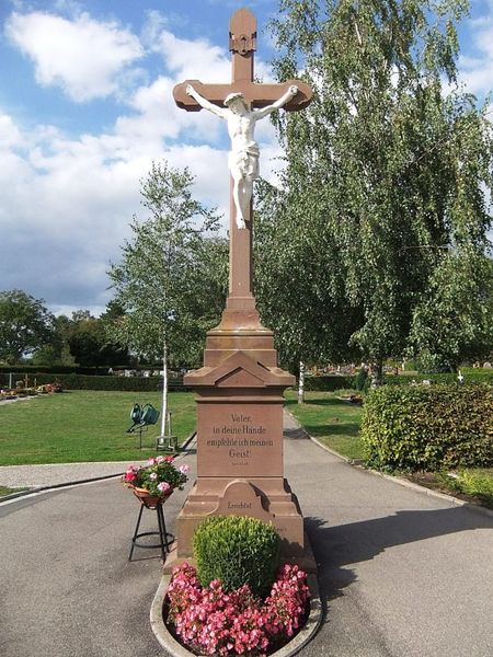 Datei:Friedhofskreuz Reilingen.JPG