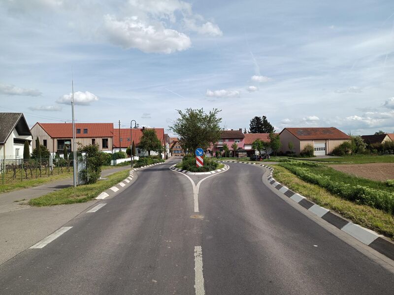 Datei:Hauptstraße Kleinfischlingen 1.jpeg