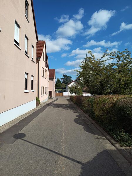 Datei:Am Rathaus Herxheim.jpeg