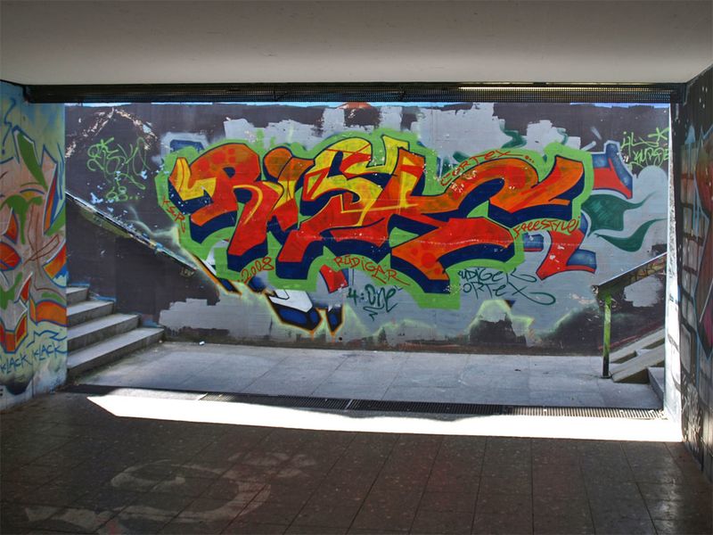 Datei:Wiesloch-Schillerpark-Graffiti-06.jpg