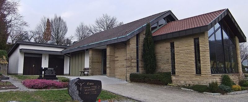 Datei:Aussegnungshalle Hoffenheim.JPG