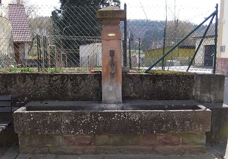 Datei:Brunnen Breitenbronn 2.JPG