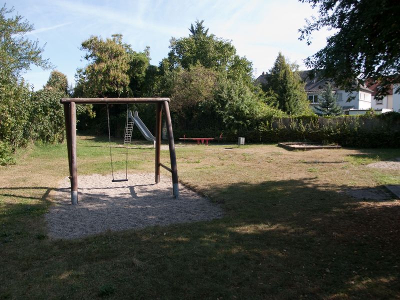 Datei:Spielplatz August-Neuhaus-Straße-1.jpg