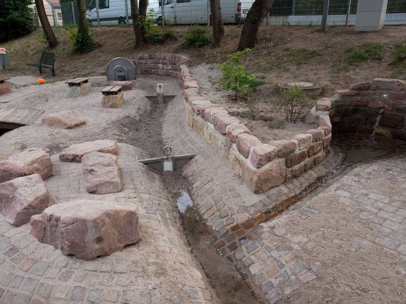 Datei:Spielplatz Maschinenweg-6.jpg