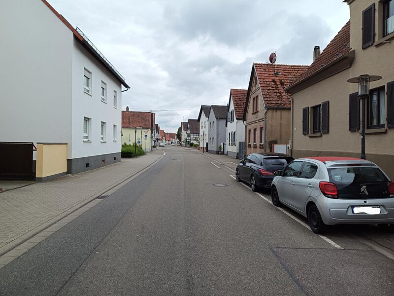 Datei:Hauptstraße Hayna 1.jpeg