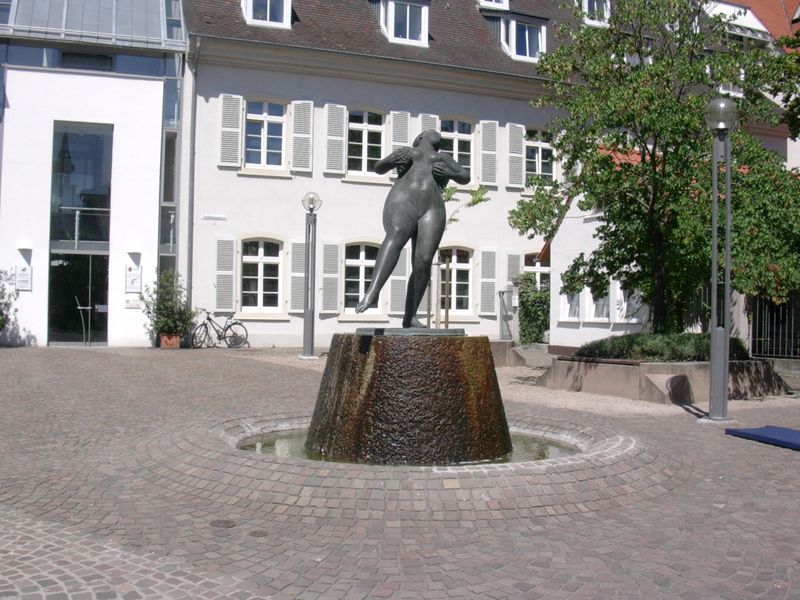 Datei:Martha-Saalfeld-Platz Landau.jpg