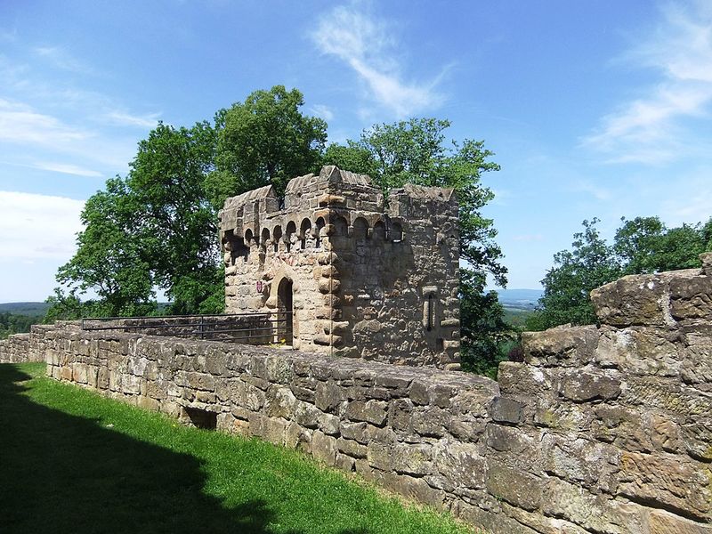 Datei:Wehrturm Burg Steinsberg 03.JPG