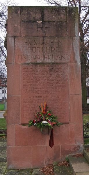 Datei:Gefallenendenkmal Böbingen 01.JPG