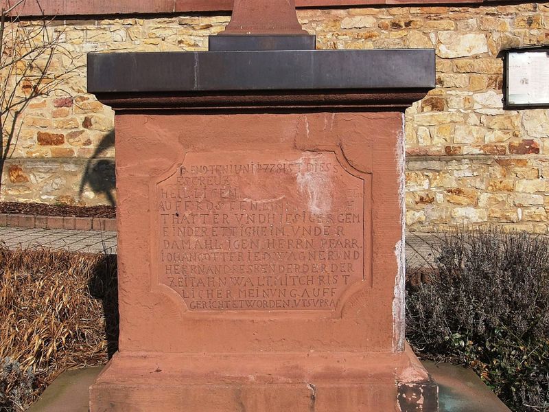 Datei:St. Nikolaus Rettigheim Kreuz Inschrift.JPG