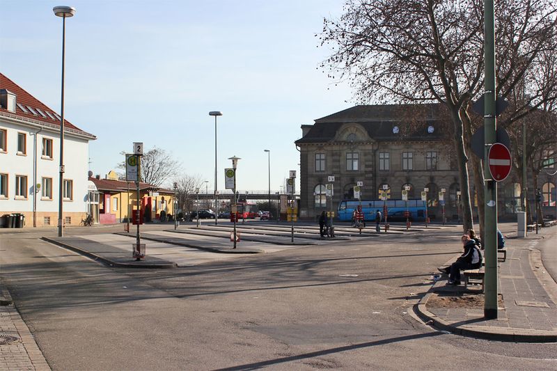 Datei:Landau-Hbf-03.jpg