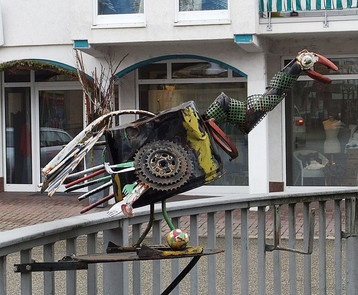 Datei:Skulptur Brücke Baiertal.JPG