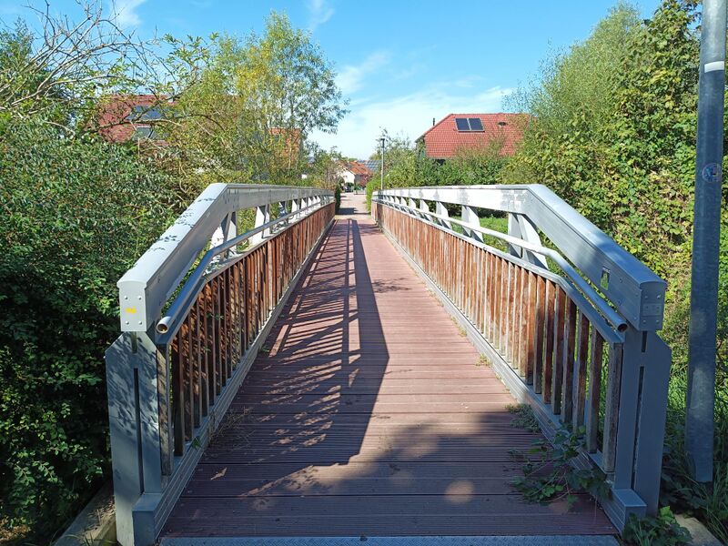 Datei:Brücke Am Altbach Herxheim.jpeg