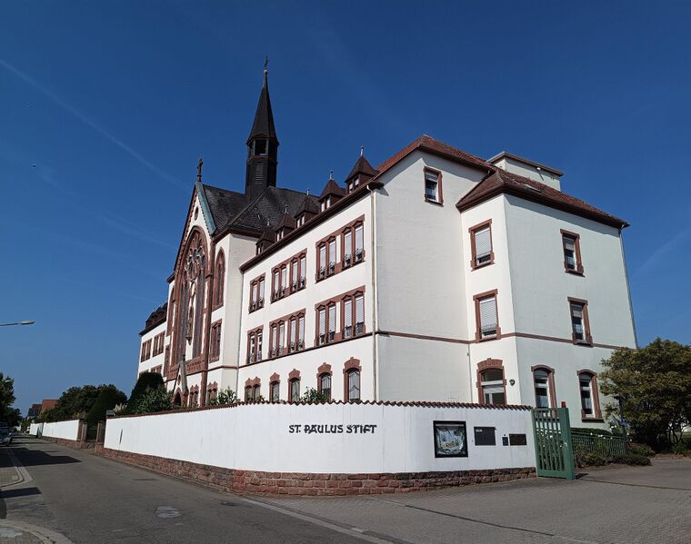 Datei:Paulusstift Herxheim 1.jpeg