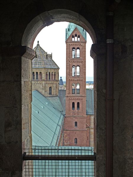 Datei:Speyer-Kaiserdom-NOTurm-04.jpg