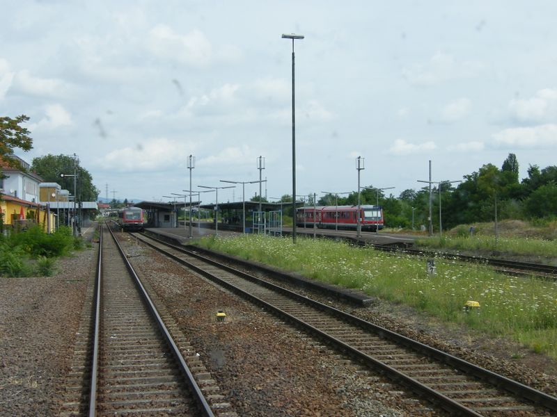 Datei:Landau Hbf Einfahrt.jpg