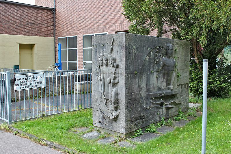 Datei:Neckar-Schleusenanlage Neckargemünd-02.jpg