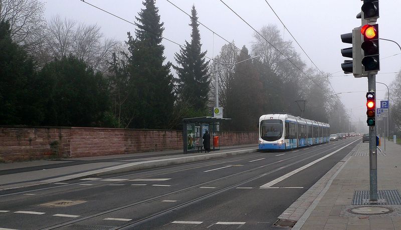 Datei:Bergfriedhof Haltestelle.JPG